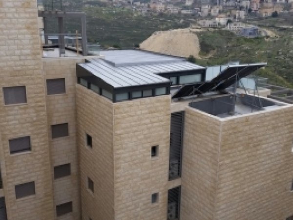 סגירת מרפסת באלומיניום